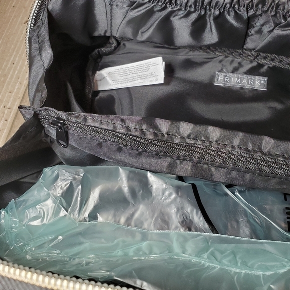 NWT Primark Black Cosmetic Bag with Quilted Texture and Gold Hardware Letter "L" - Picture 13 of 16